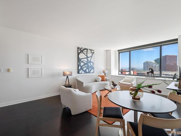 250 King St Unit 1112, listing photo 8