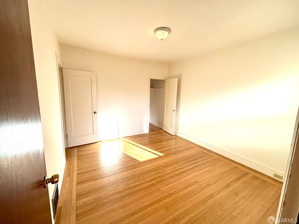 136 Rae Ave, listing photo 14
