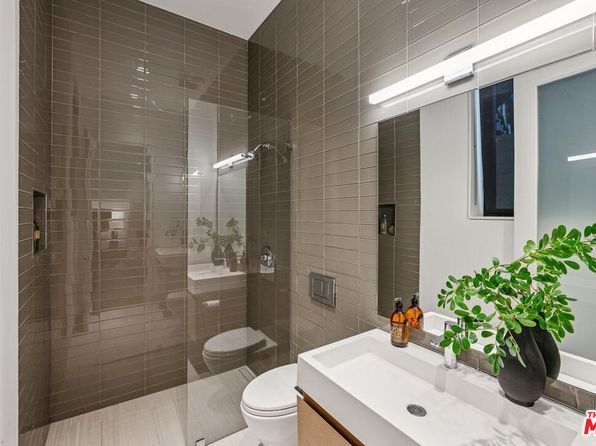 752 Duncan St, listing photo 44
