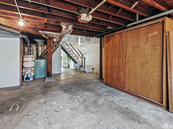 542 Head St, listing photo 32