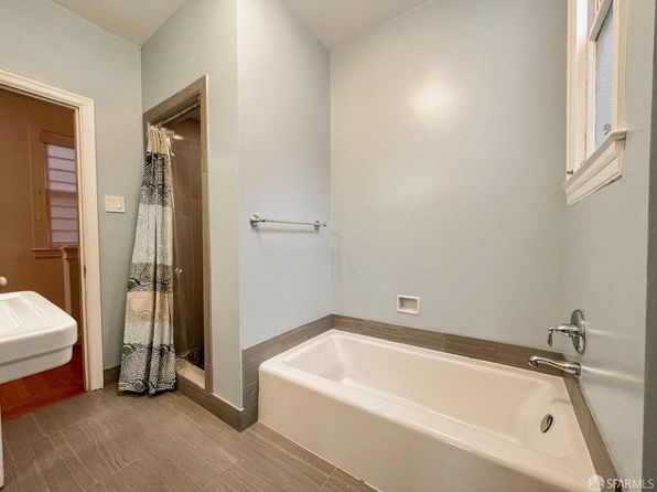 2010 Lyon St, listing photo 21