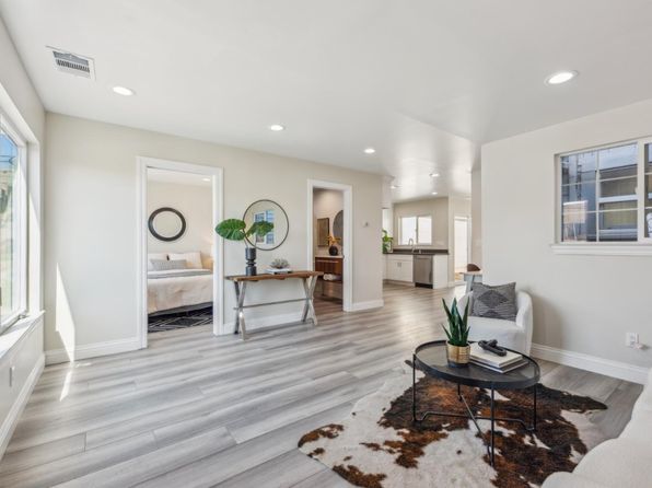 277 Munich St, listing photo 1