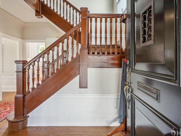 2401 Green St, listing photo 5
