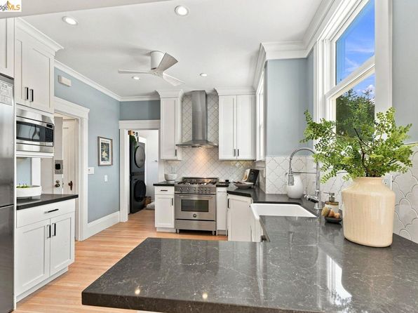 147 Day St APT 3, listing photo 18