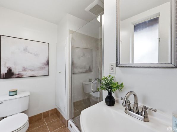 243 Molimo Dr, listing photo 18