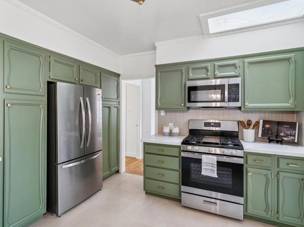 825 Amazon Ave, listing photo 21