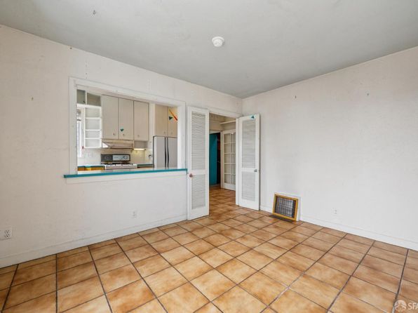 80 Bronte St, listing photo 16