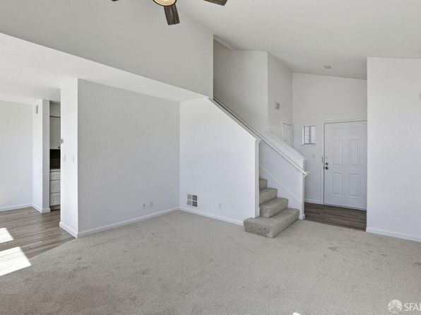 59 Kiska Road, listing photo 23