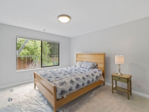 207 Randall St, listing photo 16