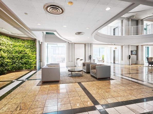 1 Daniel Burnham Court #816, listing photo 2