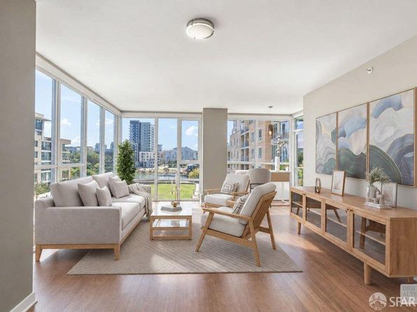 Listing photo of 300 Berry St Unit 408