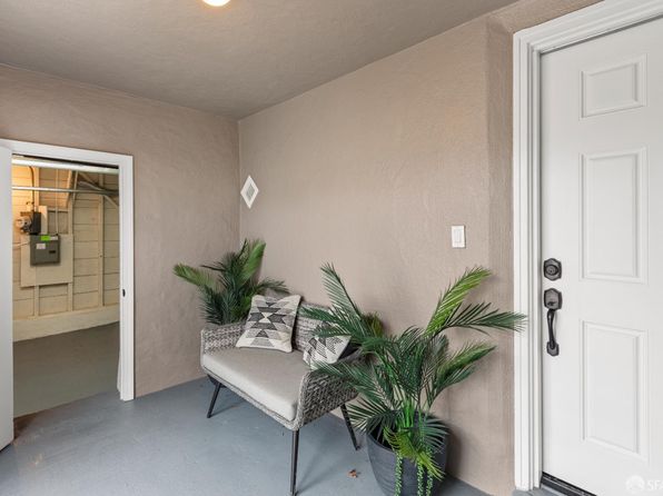 515 Head St, listing photo 6