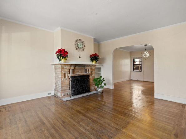 631 London St, listing photo 8