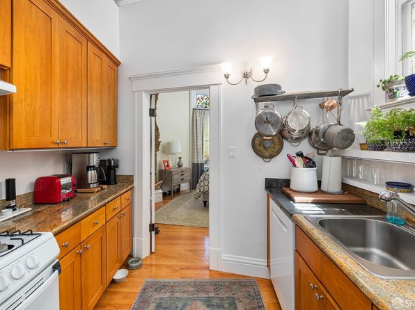 250 Douglass St, listing photo 31