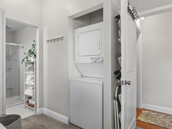 230 Curtis St, listing photo 43