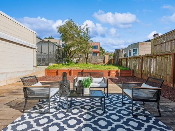 277 Munich St, listing photo 10