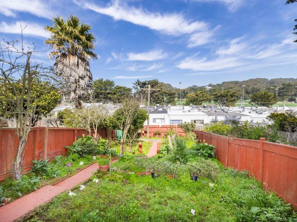 761 Rolph St, listing photo 17