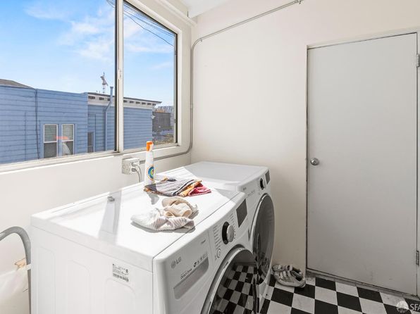 359 S Van Ness Ave, listing photo 31