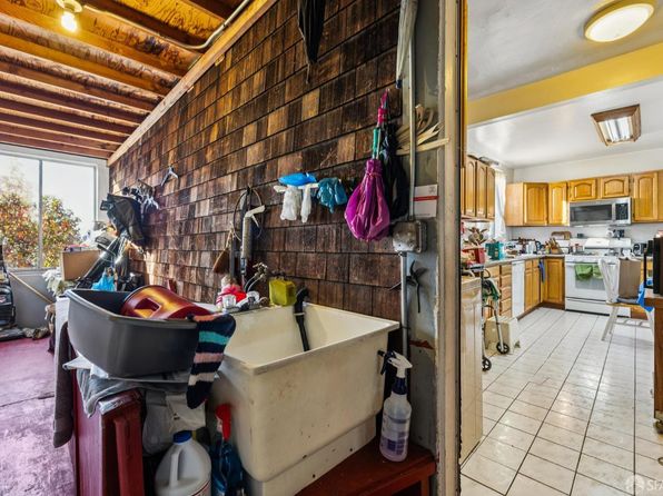 259 Hearst Ave, listing photo 15