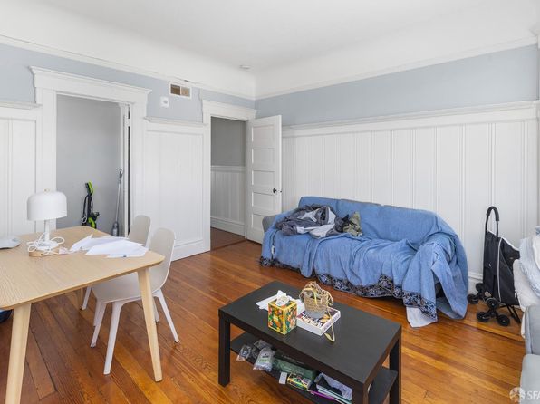359 S Van Ness Ave, listing photo 32