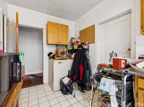 259 Hearst Ave, listing photo 14