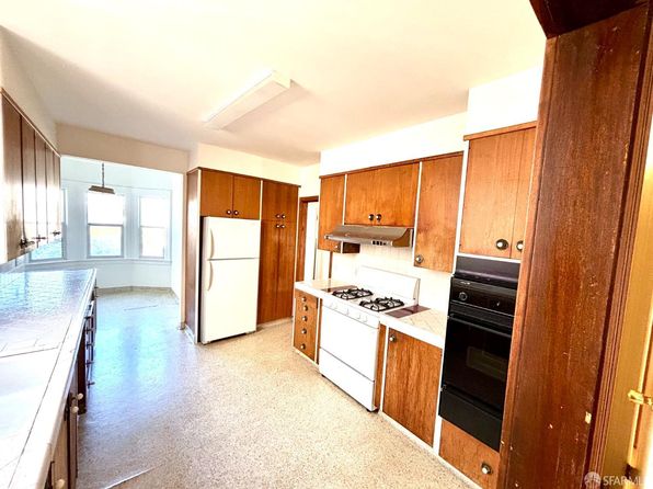 136 Rae Ave, listing photo 8