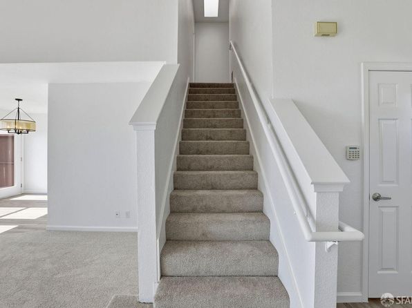 59 Kiska Road, listing photo 24