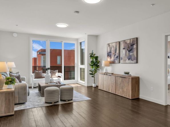 555 Innes Ave #313, listing photo 2