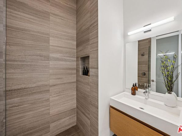 752 Duncan St, listing photo 40