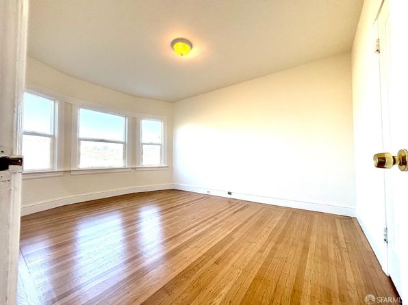 136 Rae Ave, listing photo 16