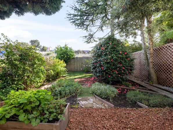 665 27th St, listing photo 17