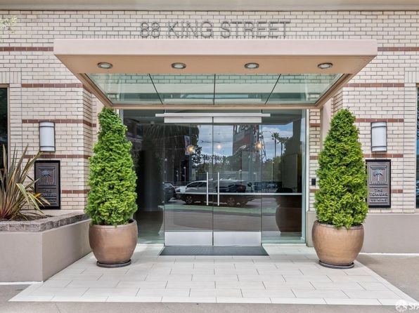 88 King St Unit 907, listing photo 35