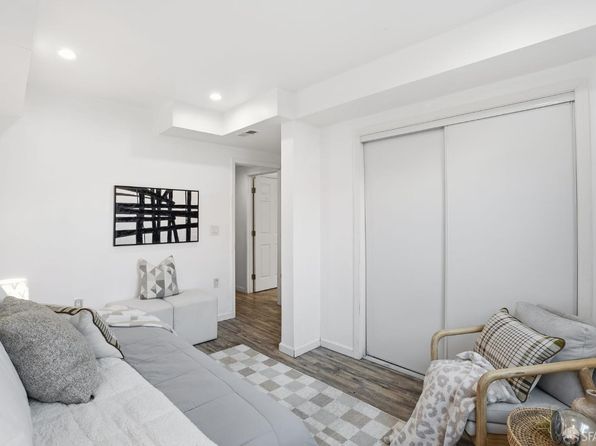 3826 Lawton St, listing photo 13