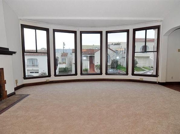 36 Manor Dr, listing photo 3