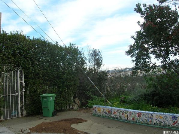 868 Moultrie St, listing photo 2